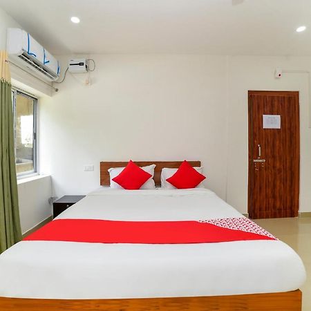 Oyo 40893 Hotel Lotus Guwahati Zewnętrze zdjęcie