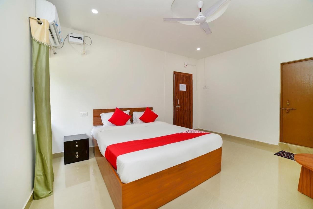 Oyo 40893 Hotel Lotus Guwahati Zewnętrze zdjęcie