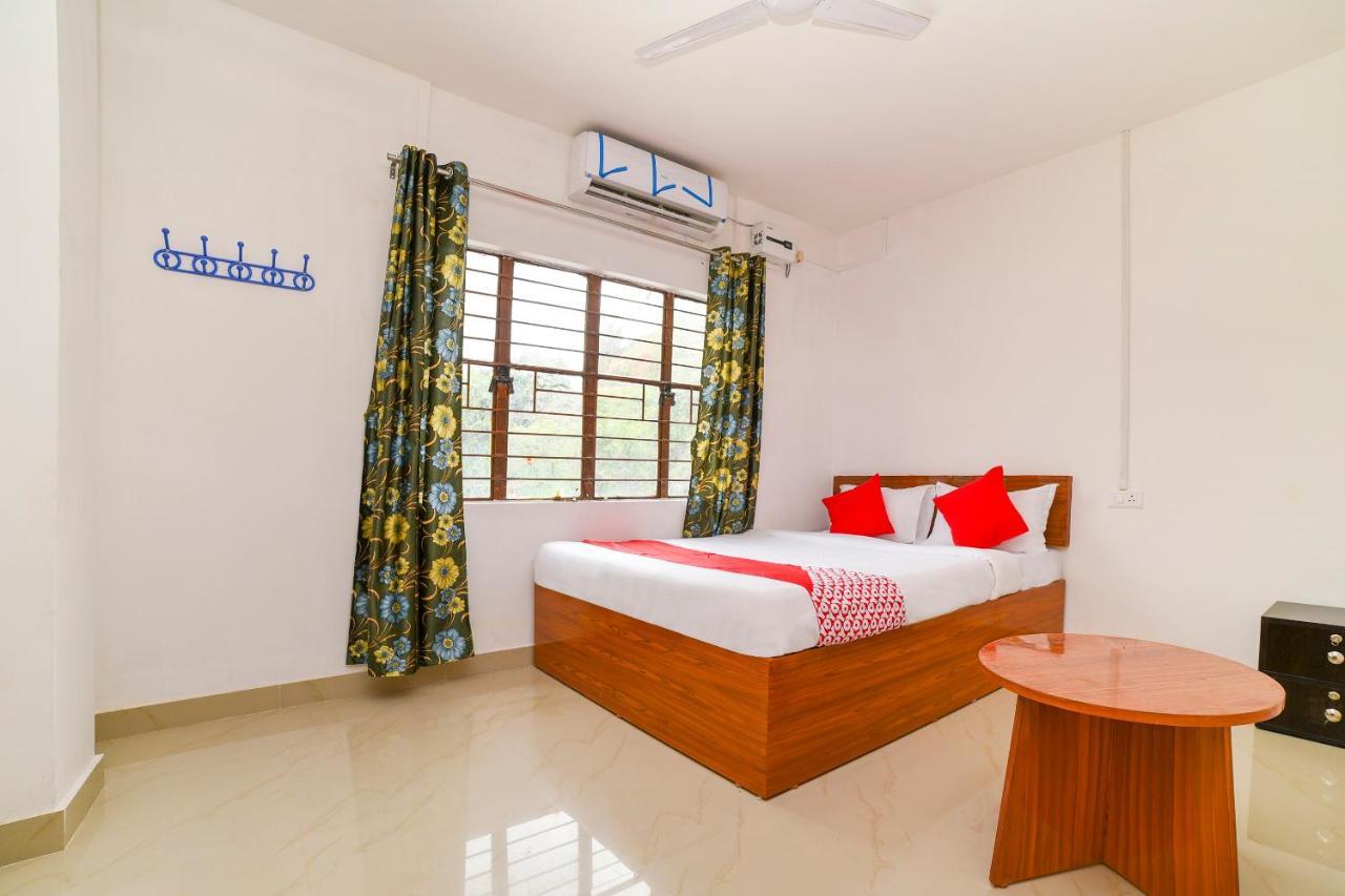 Oyo 40893 Hotel Lotus Guwahati Zewnętrze zdjęcie